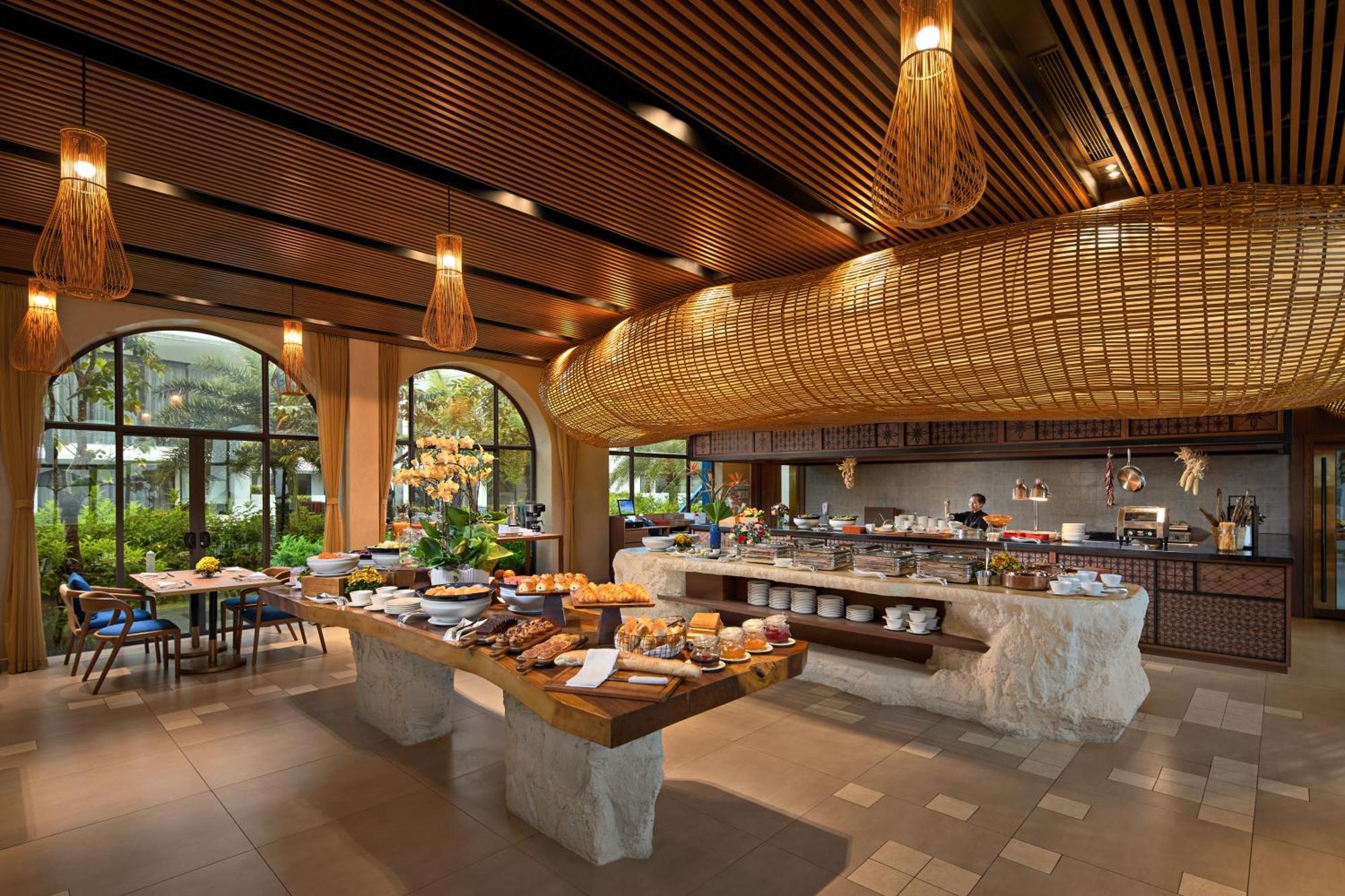 Wyndham Hoi An Royal Beachfront Resort & Villas Bagian luar foto