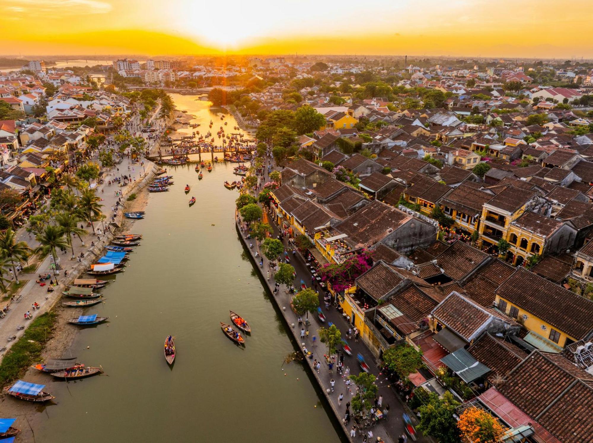 Wyndham Hoi An Royal Beachfront Resort & Villas Bagian luar foto