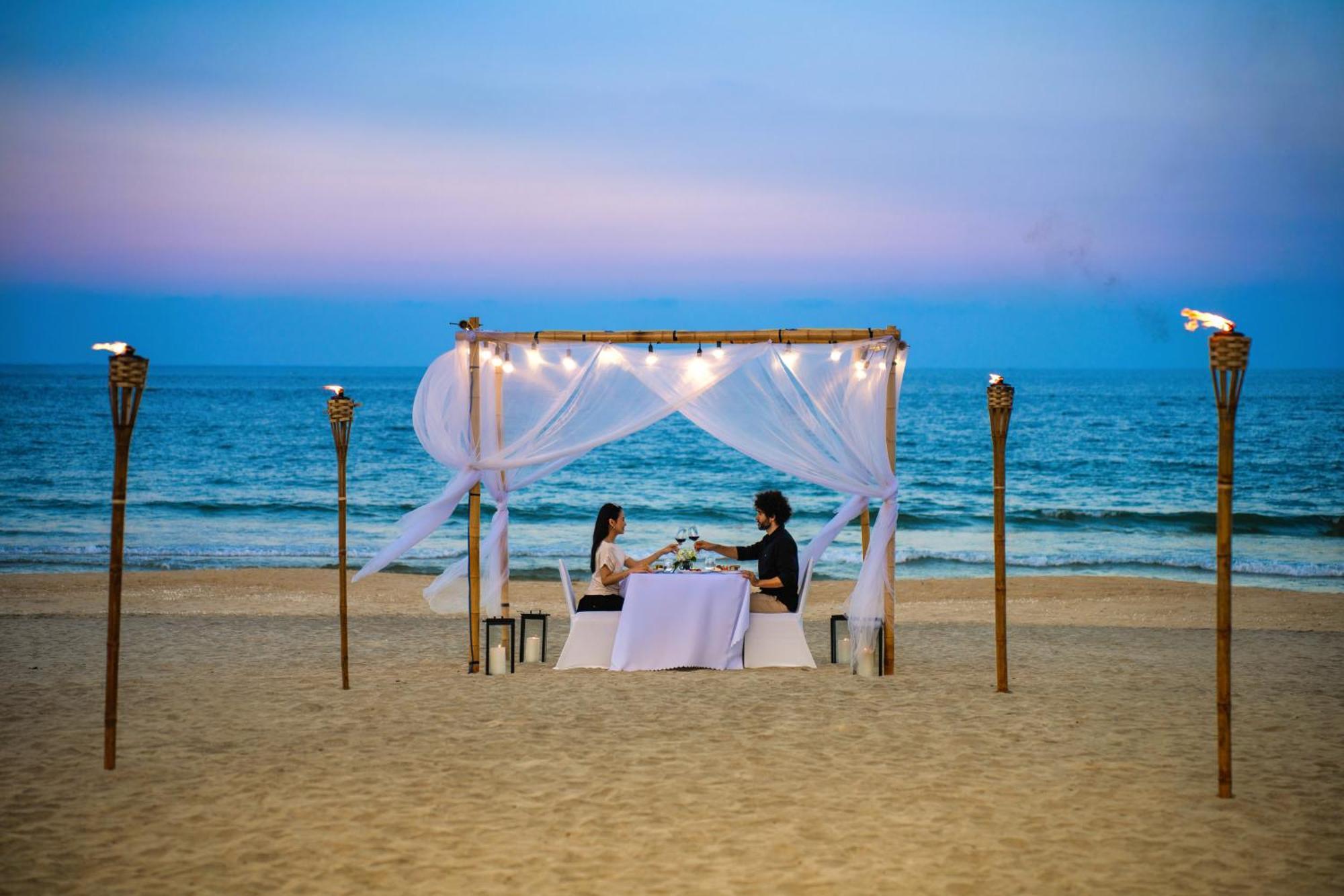 Wyndham Hoi An Royal Beachfront Resort & Villas Bagian luar foto