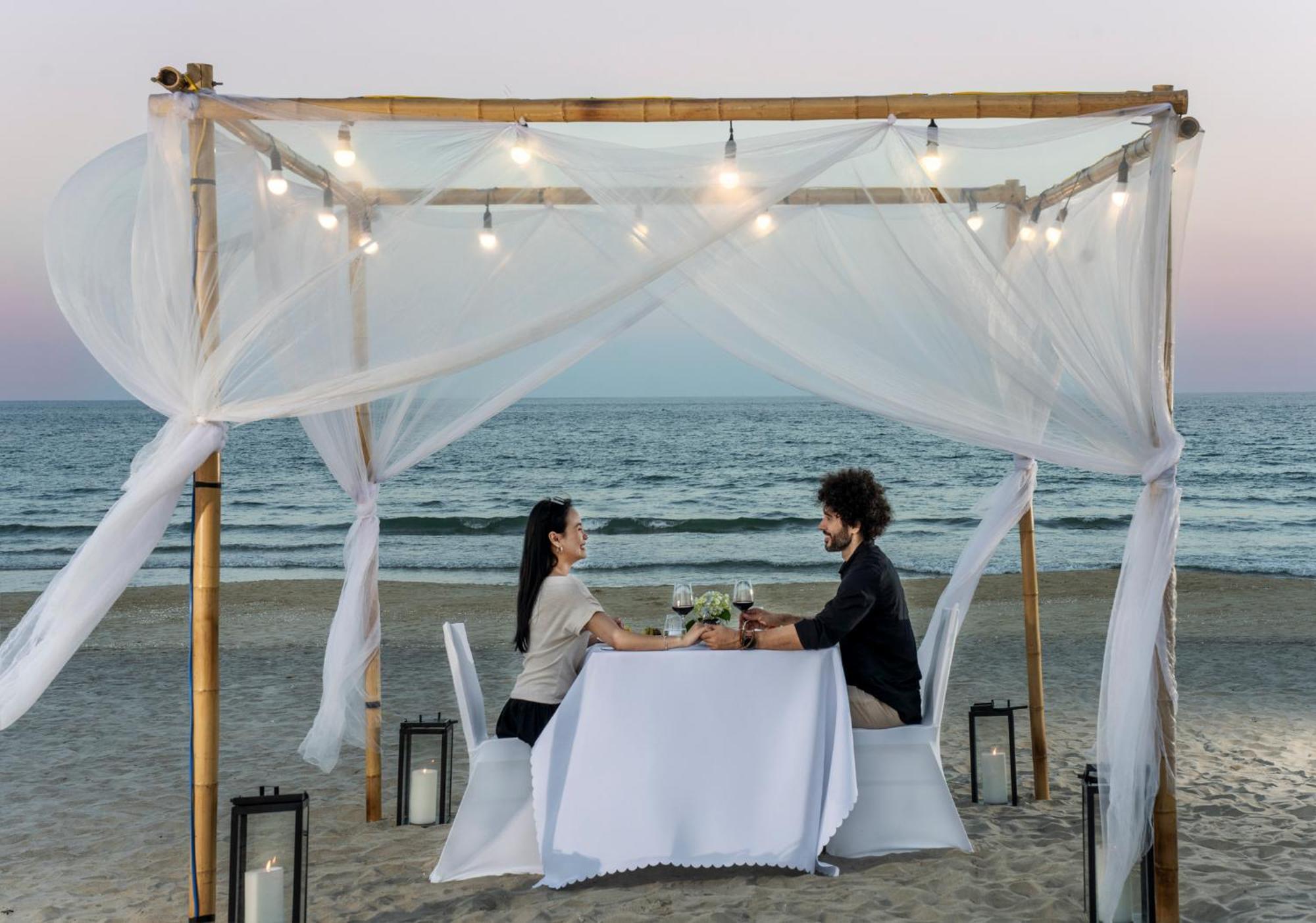 Wyndham Hoi An Royal Beachfront Resort & Villas Bagian luar foto
