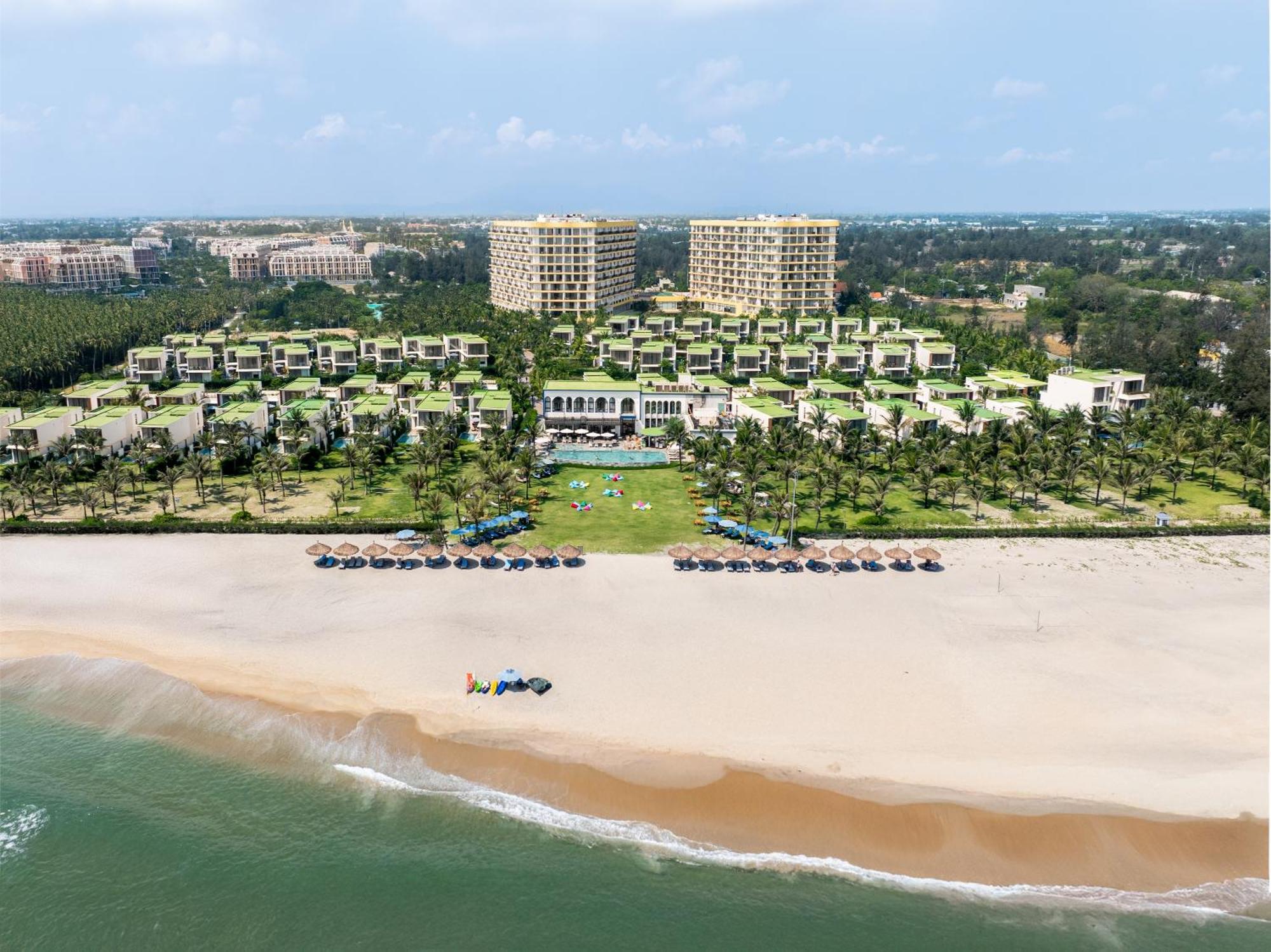 Wyndham Hoi An Royal Beachfront Resort & Villas Bagian luar foto